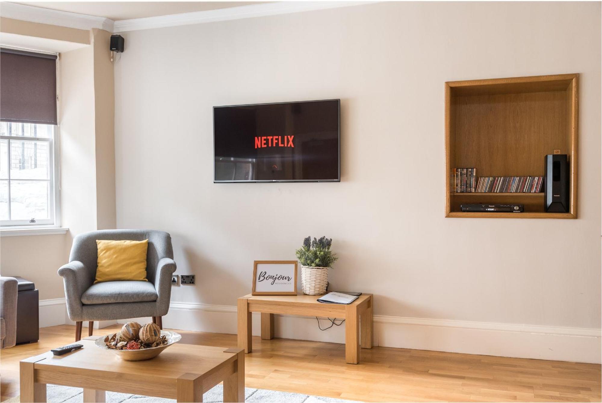Large 3 Bed 3 Bath - New Town Appartement *